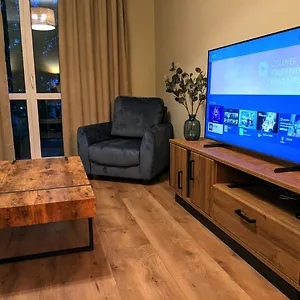  Apartament Spacious Two-bedroom In The Center